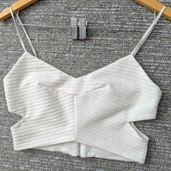🔷Zara Creamy White Bralette/Crop Top With Cut-Outs On Both Sides - Picture 1 of 6